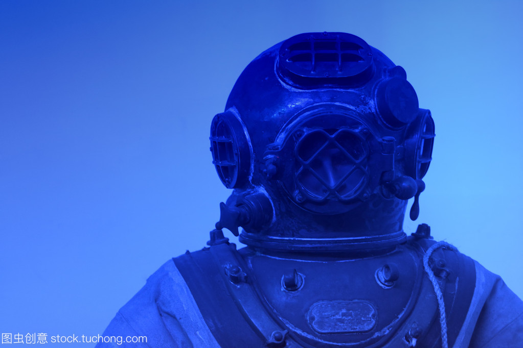 老潜水服 穿越时光的潜水设备